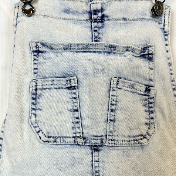 Women’s Small Distressed Cut Off Jeans Shorts Overalls - Picture 7 of 9